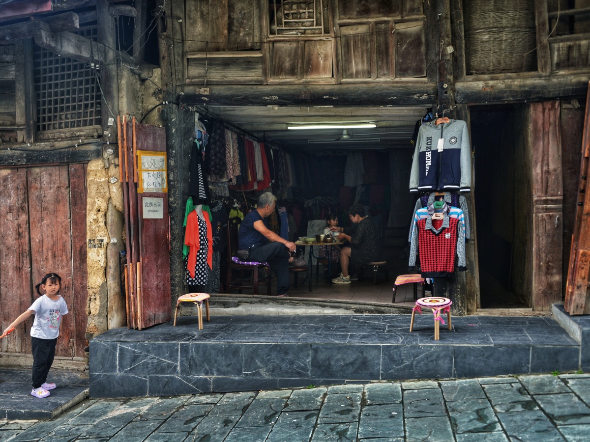 《阳平关有条老街,虽然已败落,但却有旧感》陕甘川三省交界处有个阳平