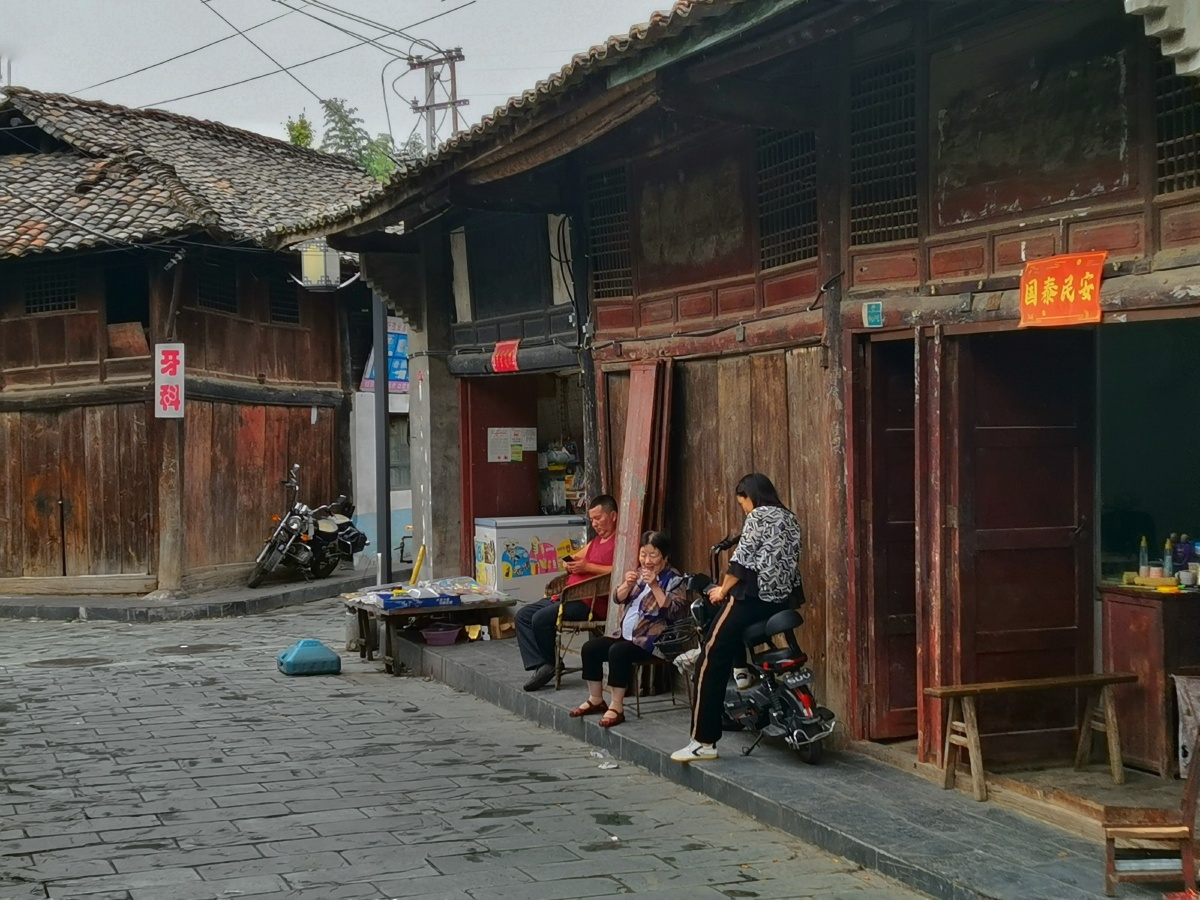 《阳平关有条老街,虽然已败落,但却有旧感》陕甘川三省交界处有个阳平