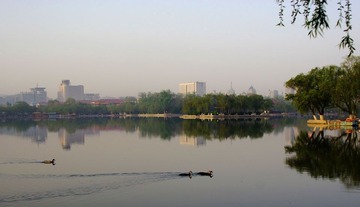 春到明湖
