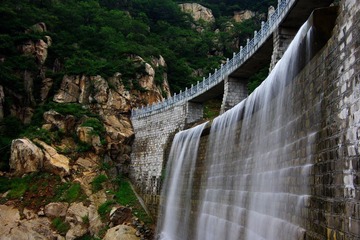 天烛峰景区水库