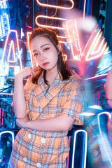 1607617