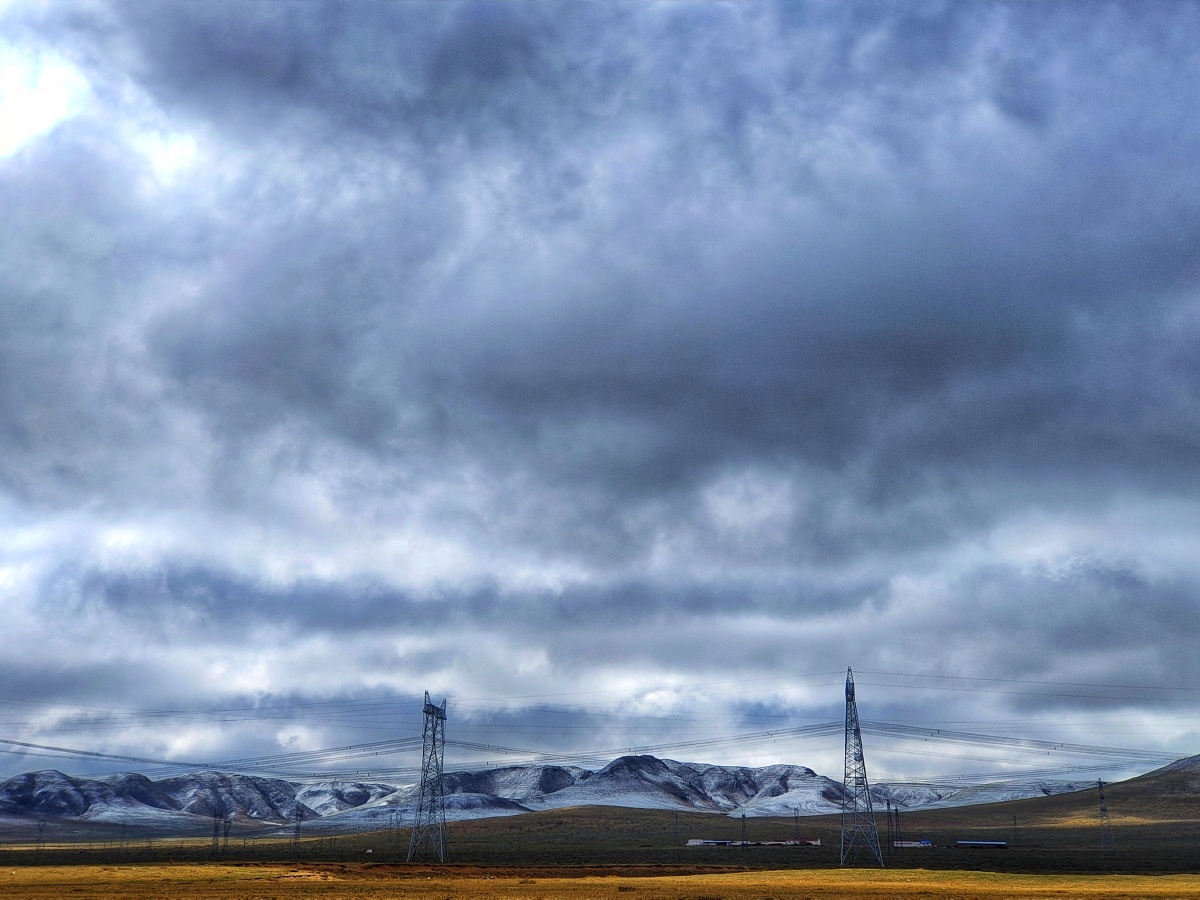 青海长云暗雪山