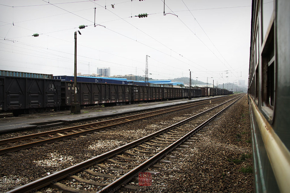 【TRAINS】八月的尾巴 初秋的湖南<一>
車站有兩座月台。