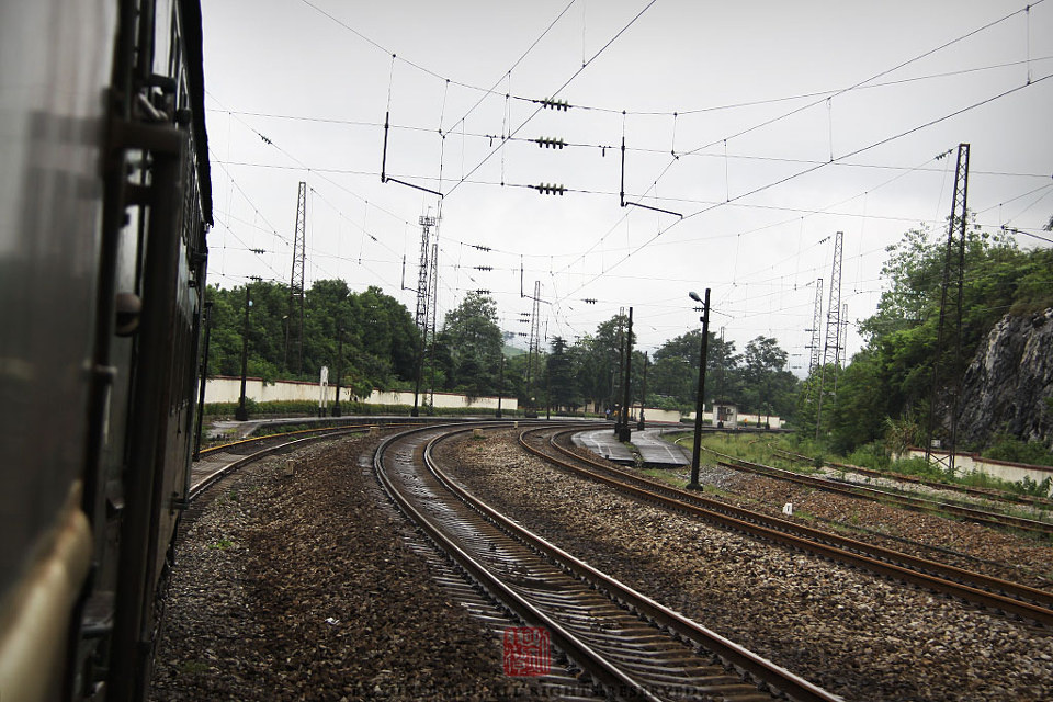 【TRAINS】八月的尾巴 初秋的湖南<一>
第二個車站，坳上站。