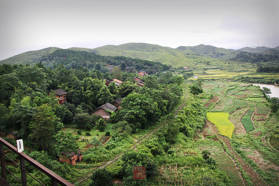 【TRAINS】八月的尾巴 初秋的湖南<一>
橋下這條優美的線路叫白楊支線。