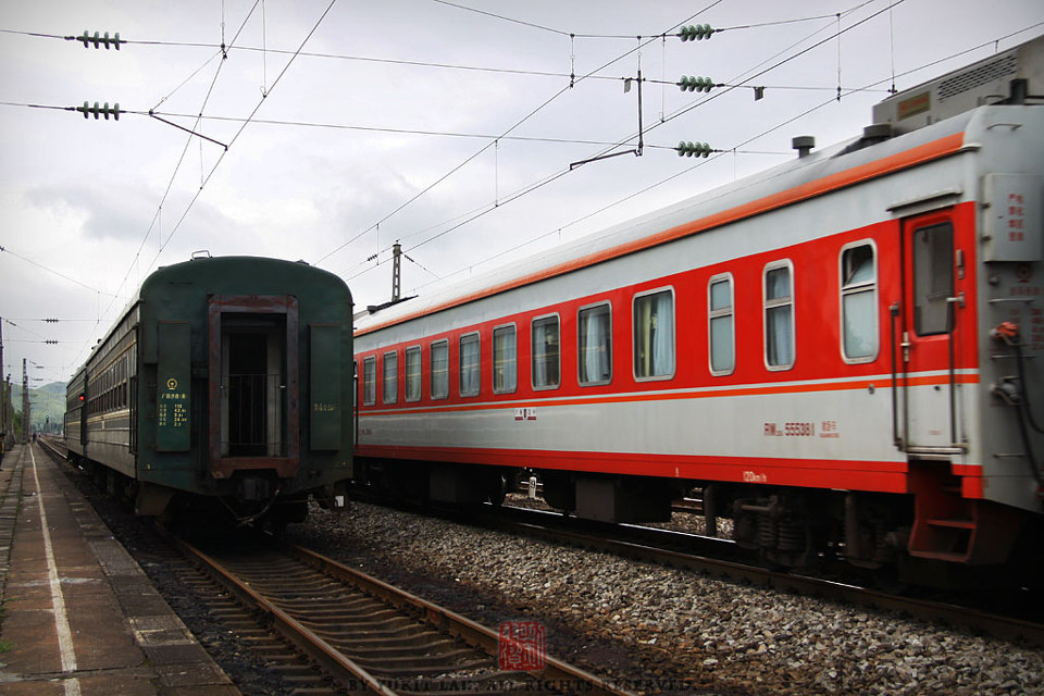 【TRAINS】八月的尾巴 初秋的湖南<一>
只有兩節編組的通勤車，默默服務沿線最淳樸的人們。