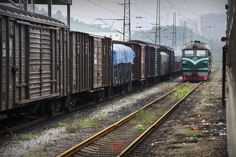 【TRAINS】八月的尾巴 初秋的湖南<一>
回程，側線貨車。