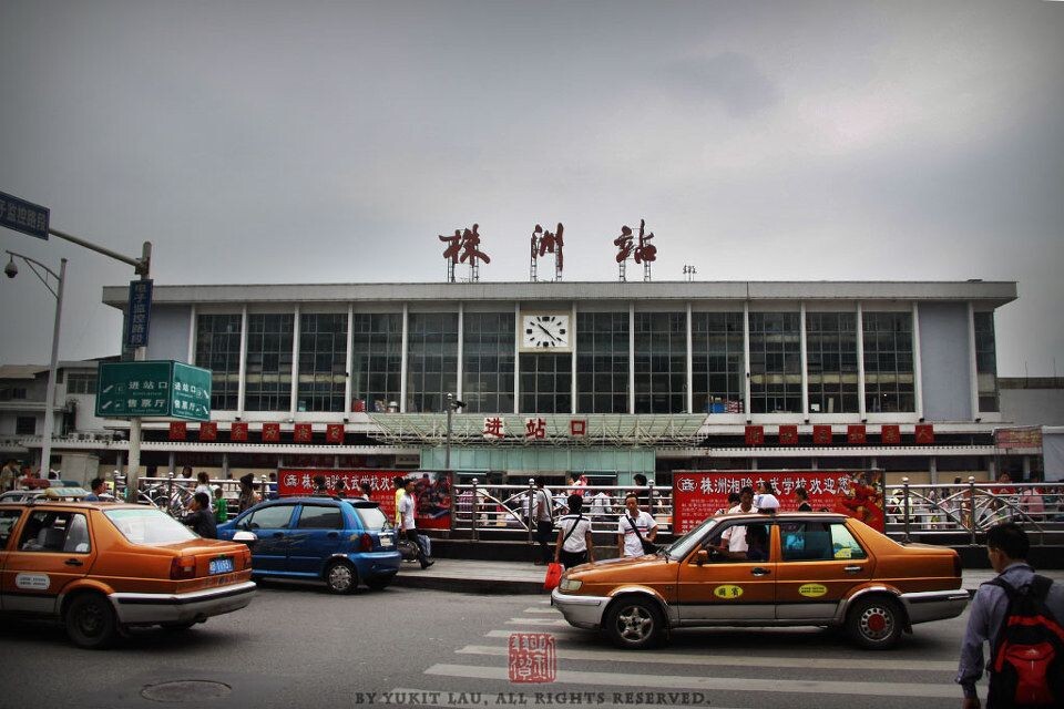 【TRAINS】八月的尾巴 初秋的湖南&lt;二&gt;<br />
人在旅途，能睡個懶覺，都是極大的享受。多虧這班十點半開出的列車，讓我們能有個足夠的睡眠。