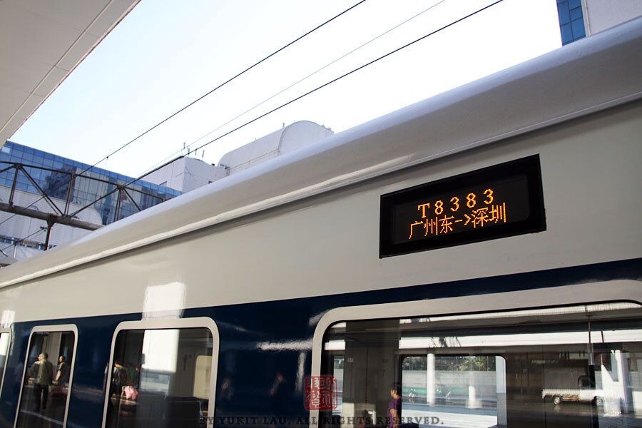 SZT121021_6877
車體側面亦新增了電子車次目的地顯示屏。