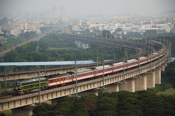 武警牽引客車