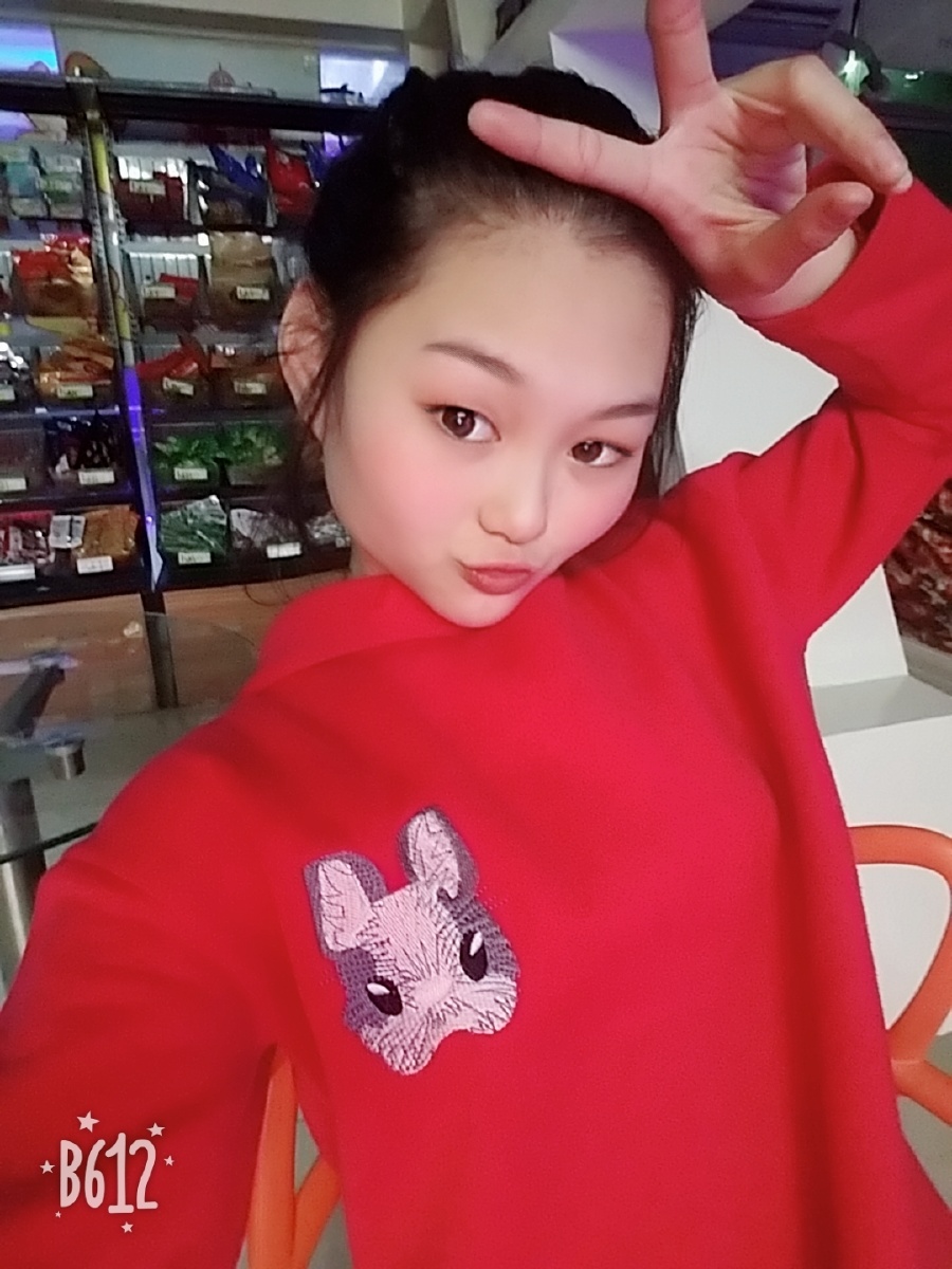 她的眼睛会下雨596