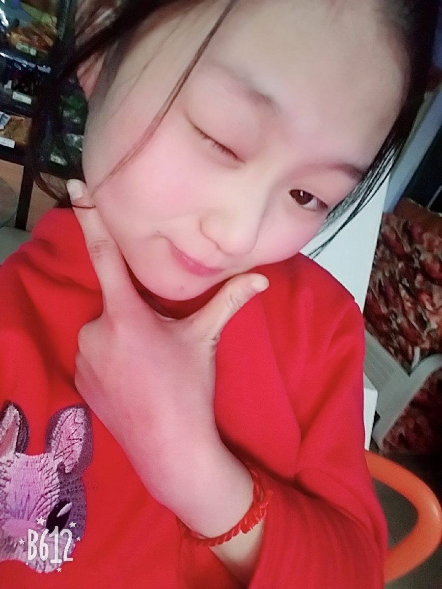 她的眼睛会下雨596