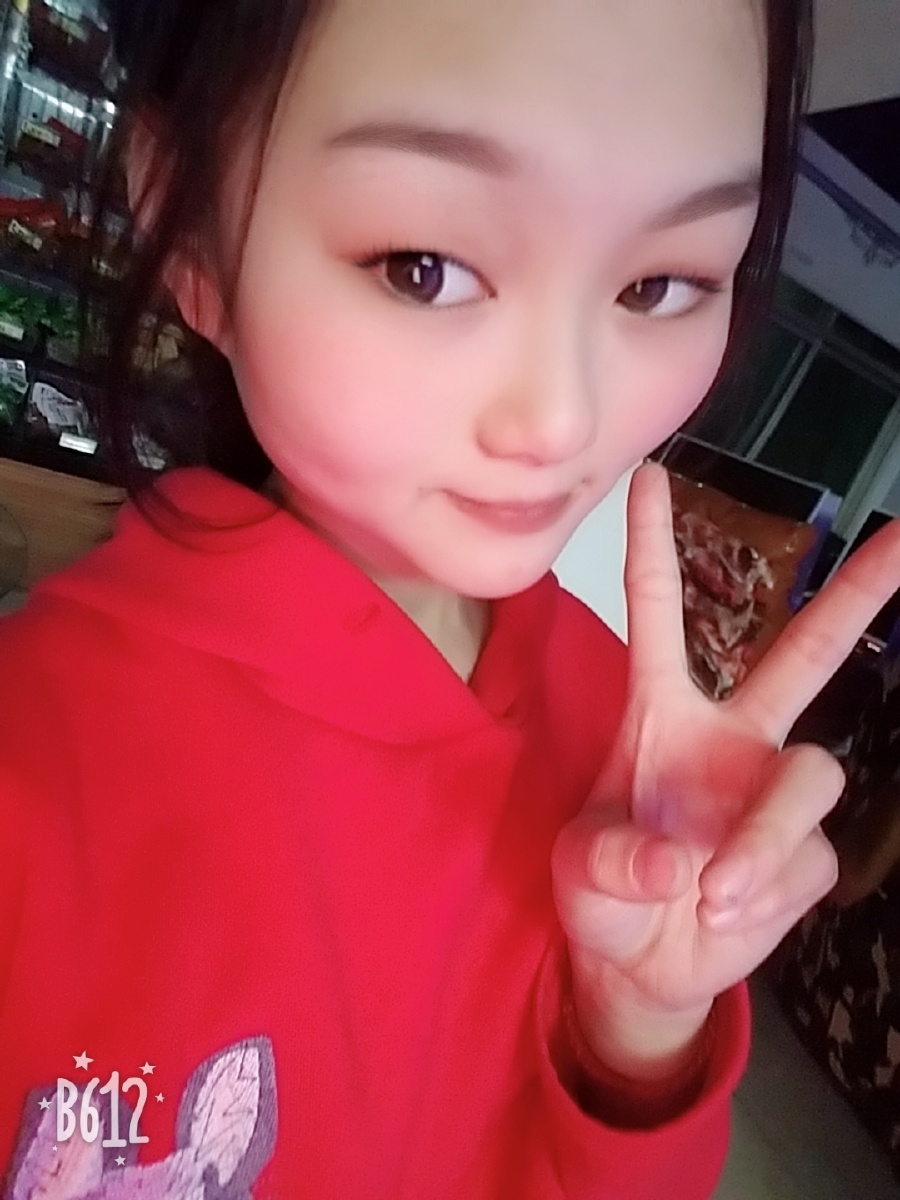 她的眼睛会下雨596