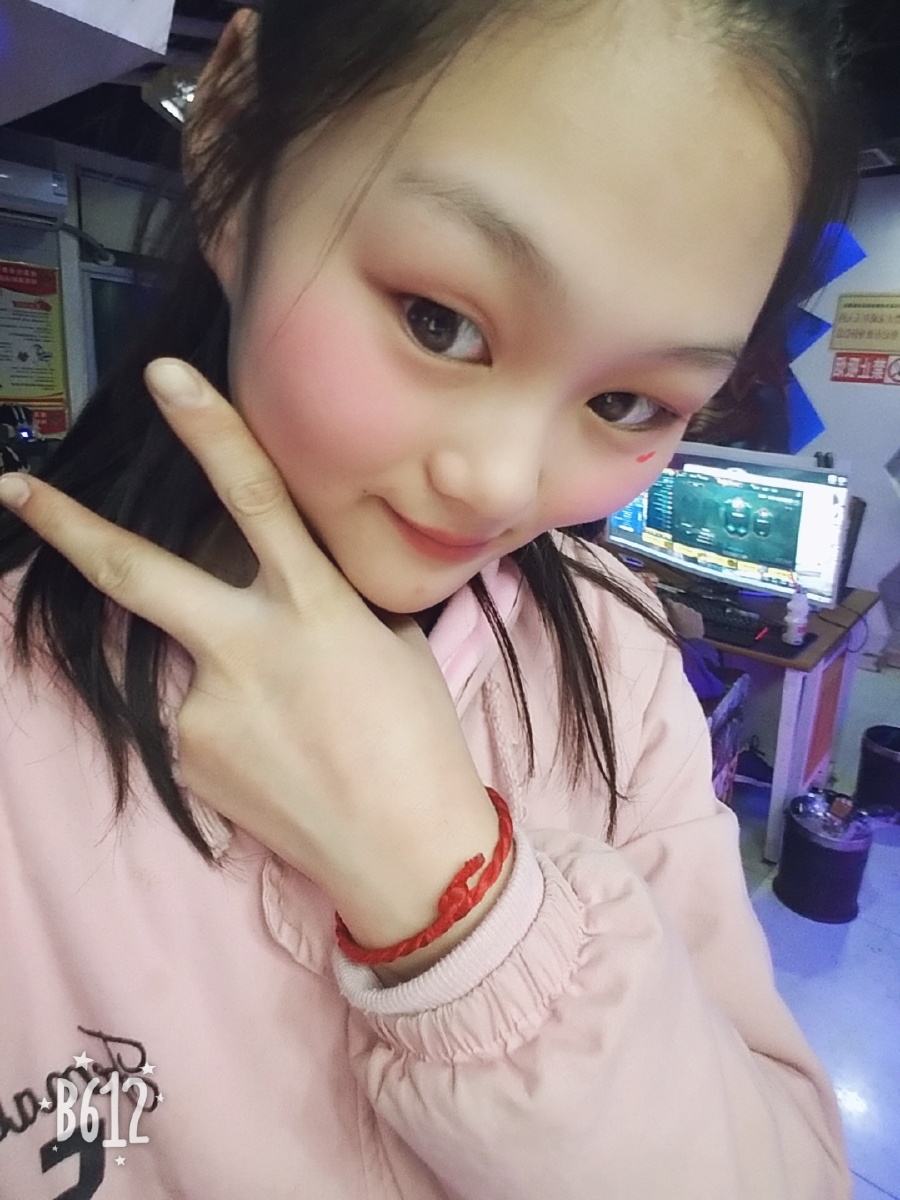 她的眼睛会下雨596