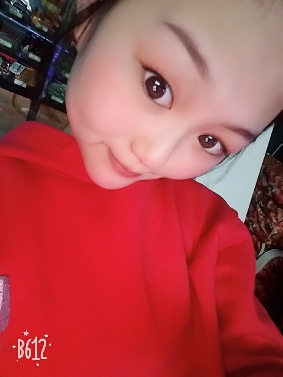 她的眼睛会下雨596