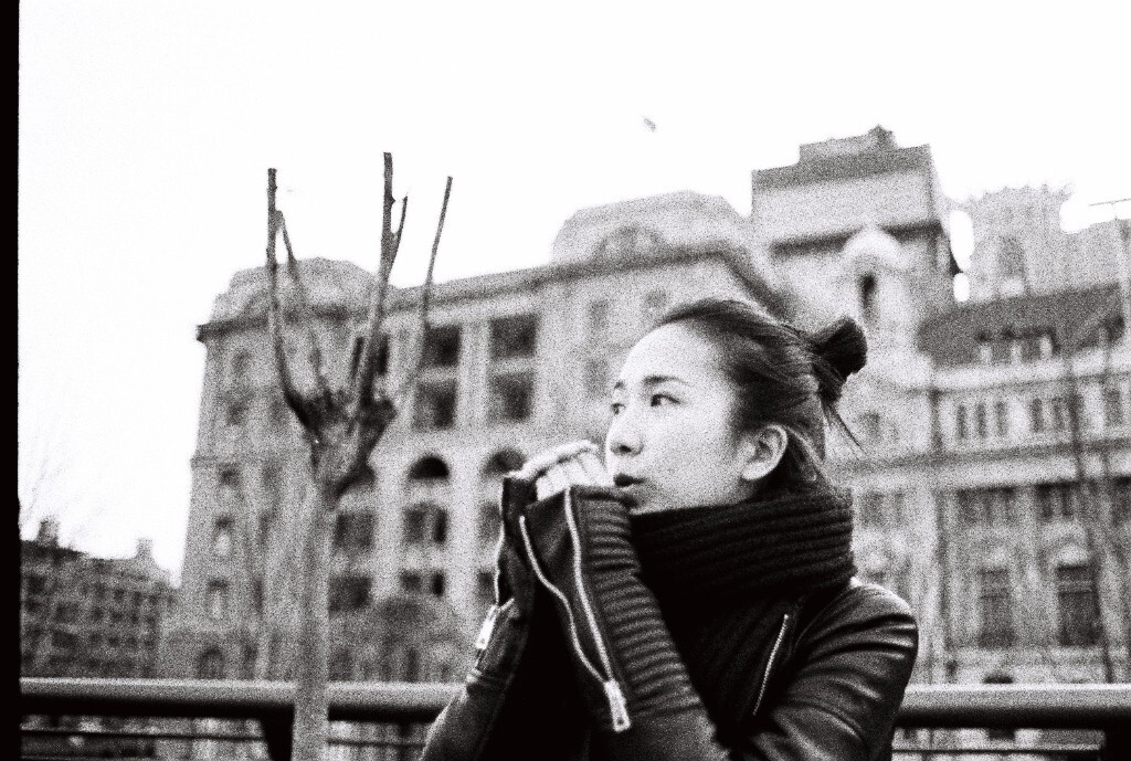 外滩边上,装逼取个暖