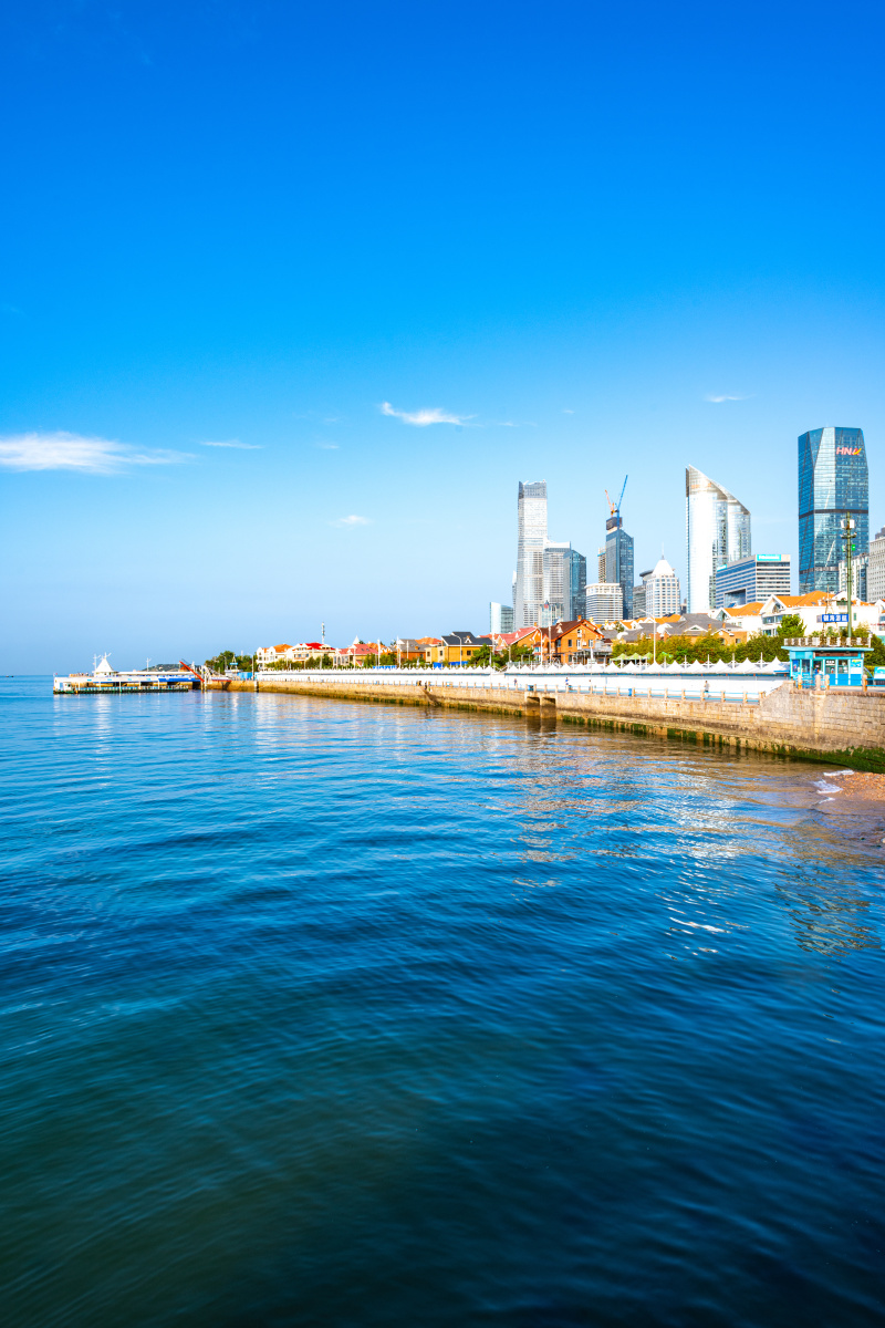 山东青岛五四广场海滨海岸城市建筑自然风光