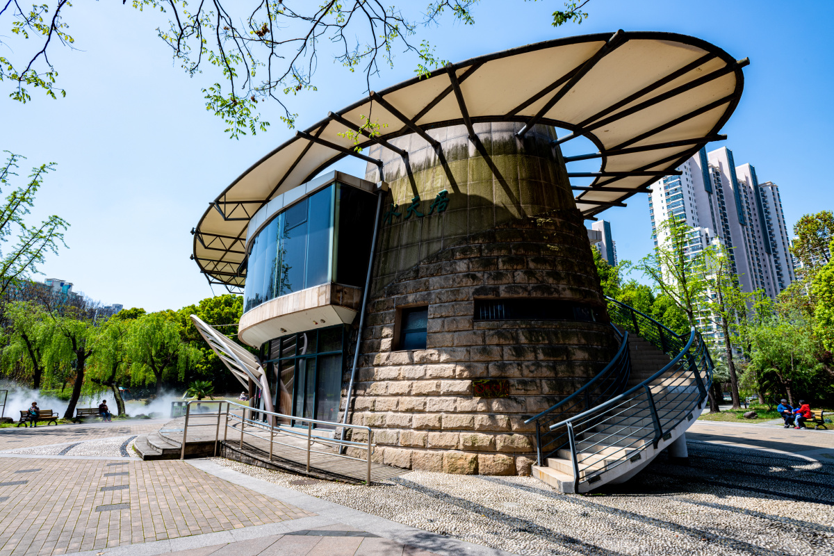 上海普陀苏州河梦清园环保主题公园春色