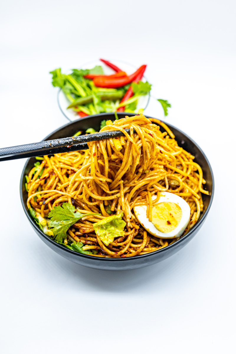 一碗热干面湖北武汉特色美食小吃