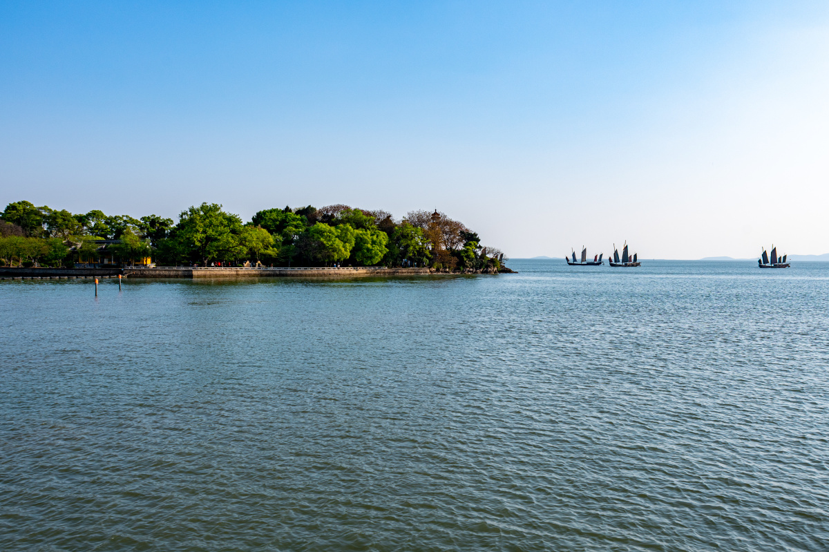 江苏无锡太湖鼋头渚太湖游船太湖码头太湖风光