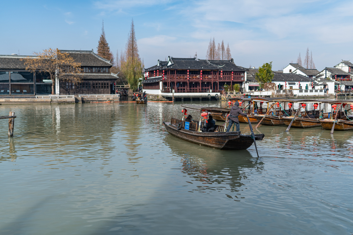 上海青浦朱家角古镇游船码头游船