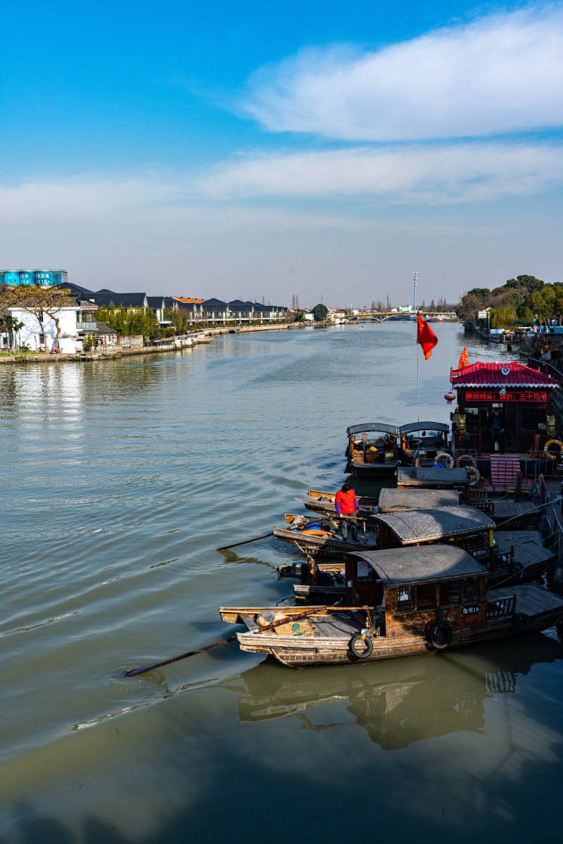 上海青浦朱家角古镇游船码头游船