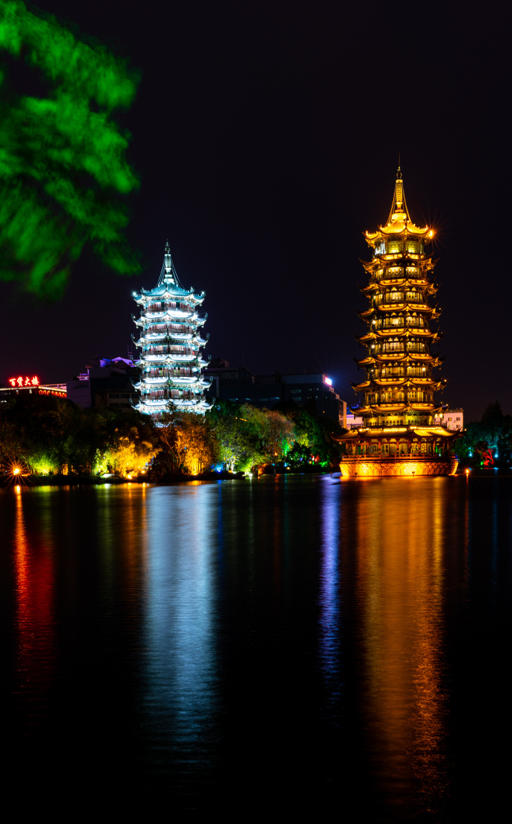 桂林山水两江四湖景区夜景日月双塔夜景杉湖榕湖桂湖木龙湖漓江桃花江
