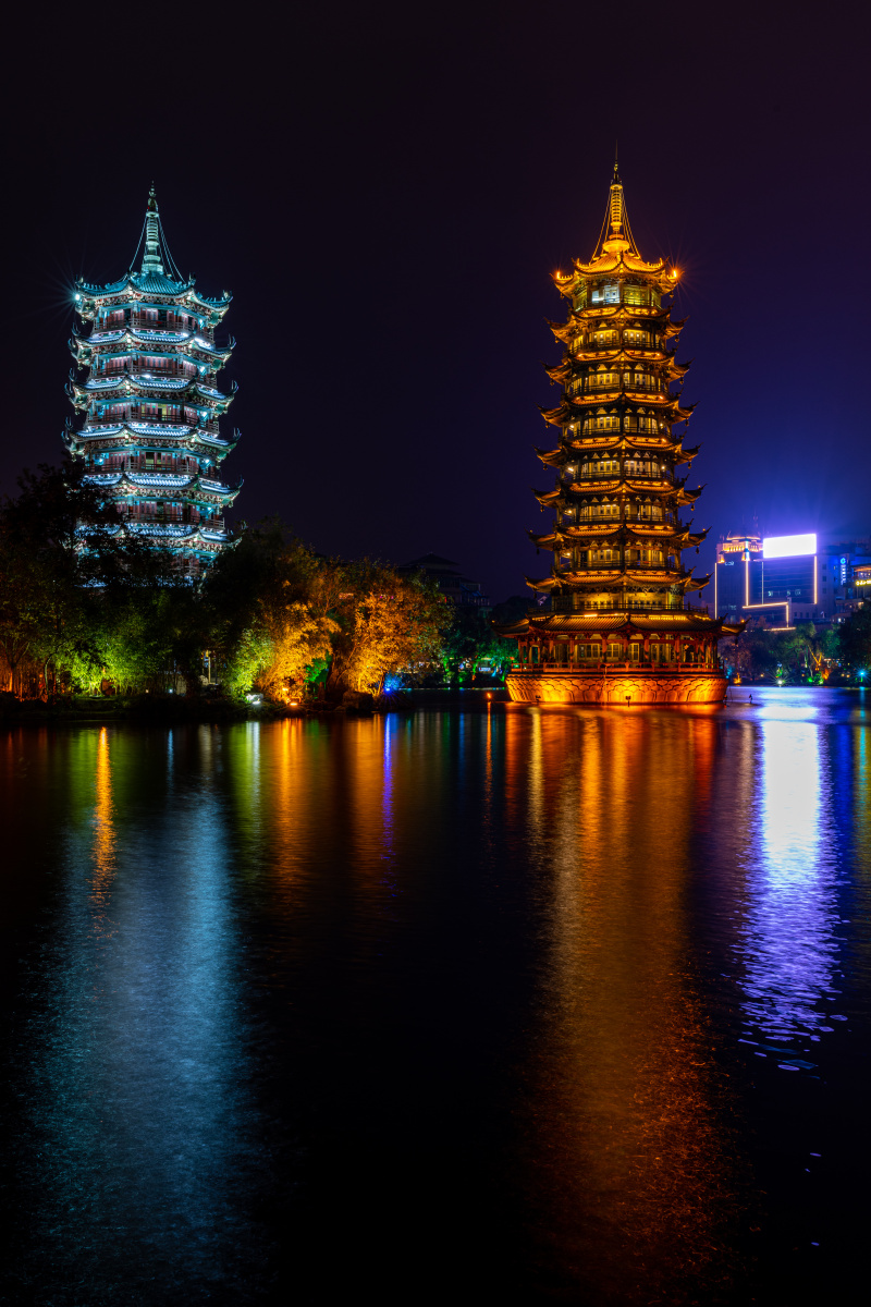桂林山水两江四湖景区夜景日月双塔夜景杉湖榕湖桂湖木龙湖漓江桃花江