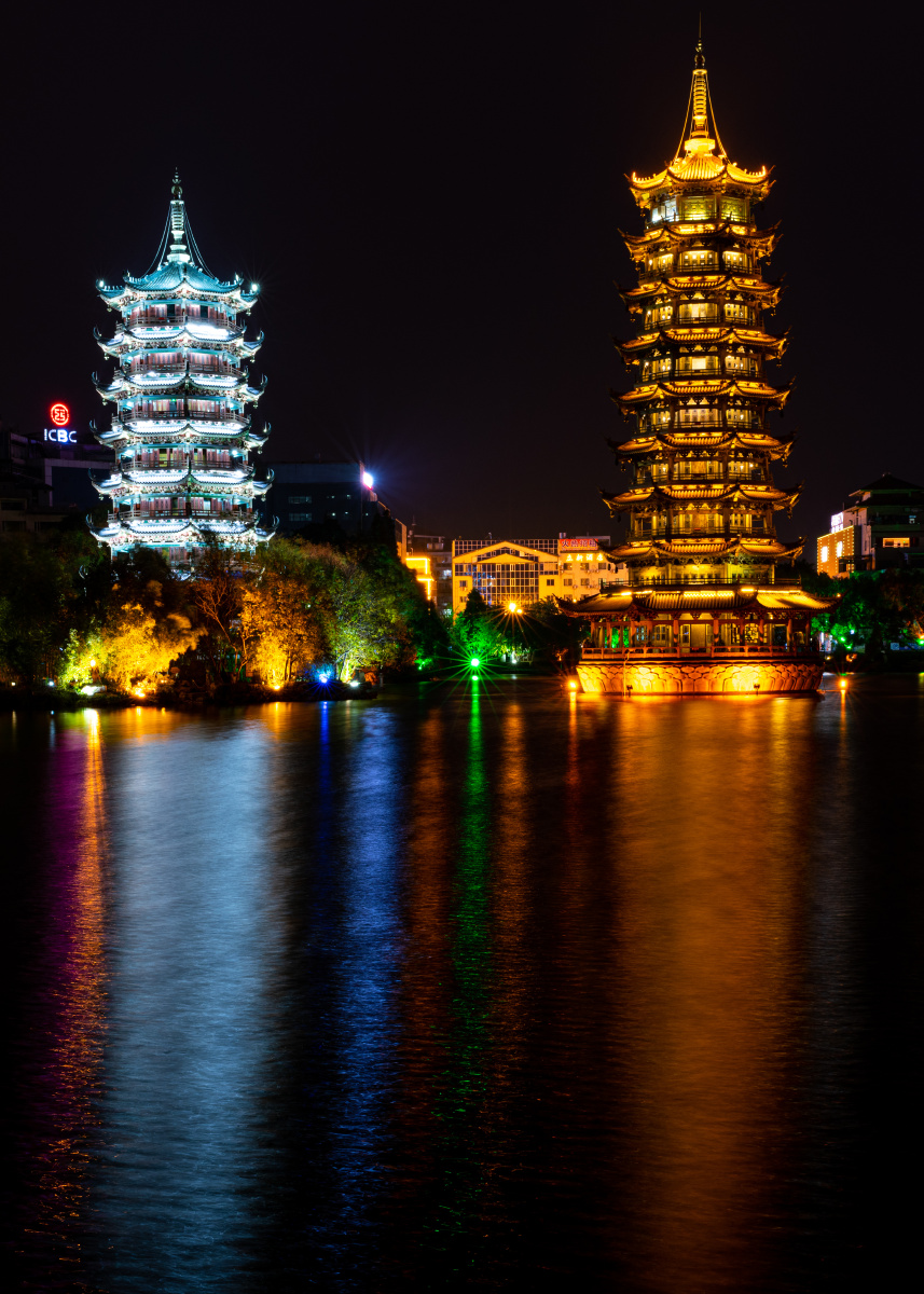 桂林山水两江四湖景区夜景日月双塔夜景杉湖榕湖桂湖木龙湖漓江桃花江