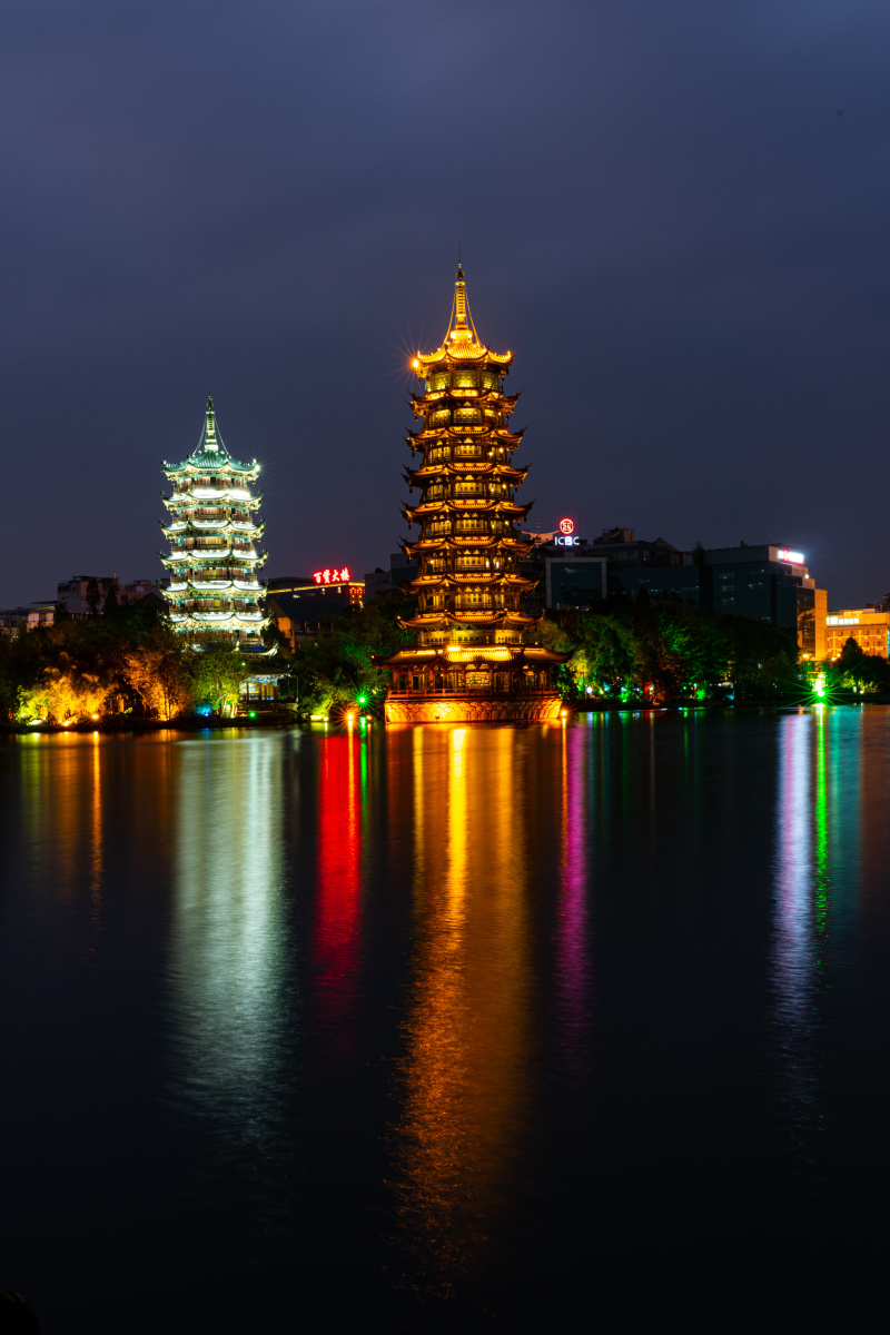 桂林山水两江四湖景区夜景日月双塔夜景杉湖榕湖桂湖木龙湖漓江桃花江