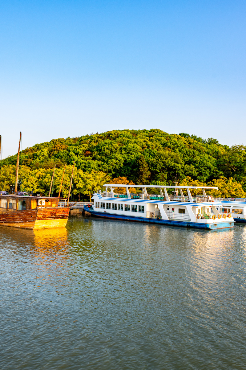 江苏无锡太湖鼋头渚太湖游船太湖码头太湖风光