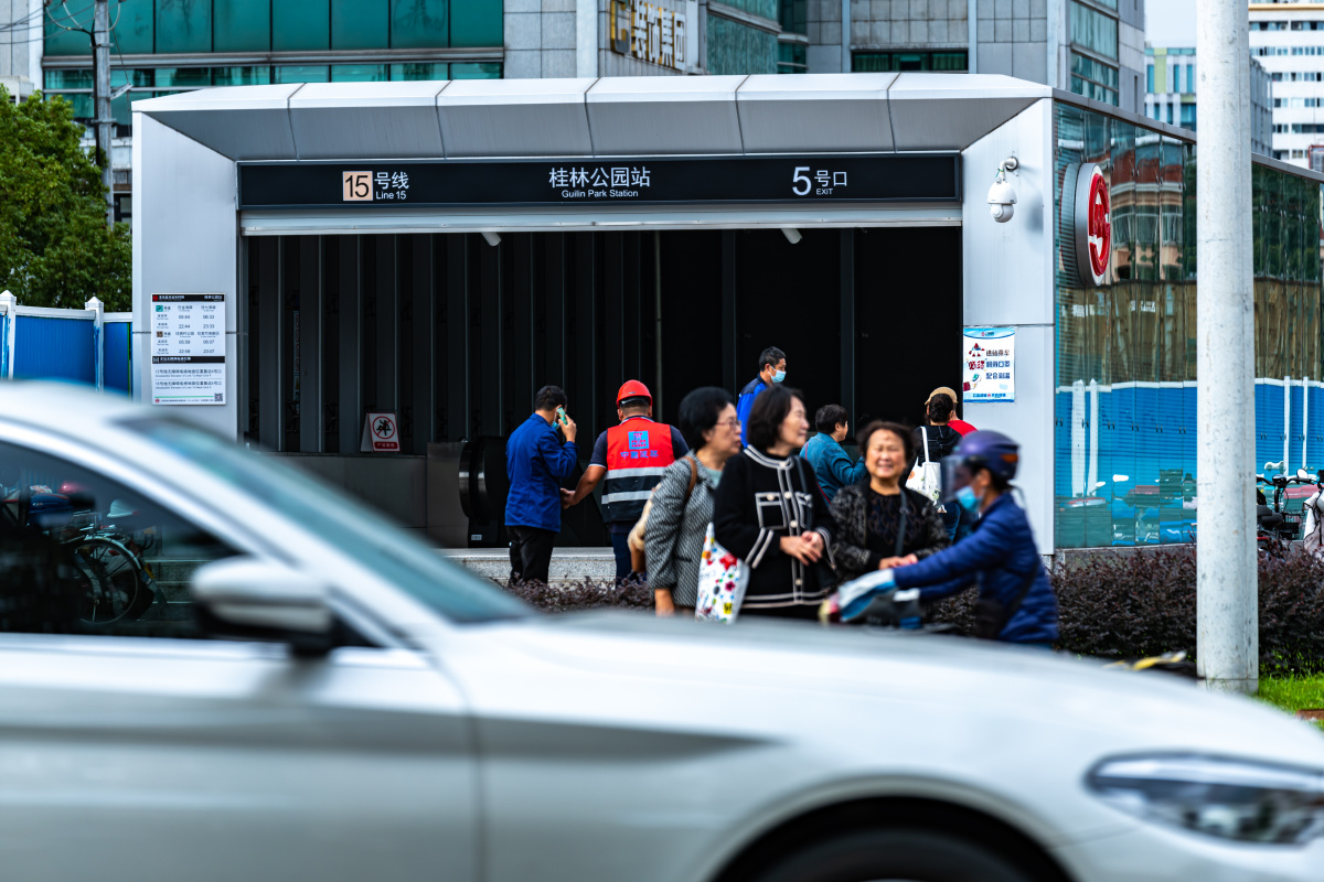 上海地铁15号线桂林公园站