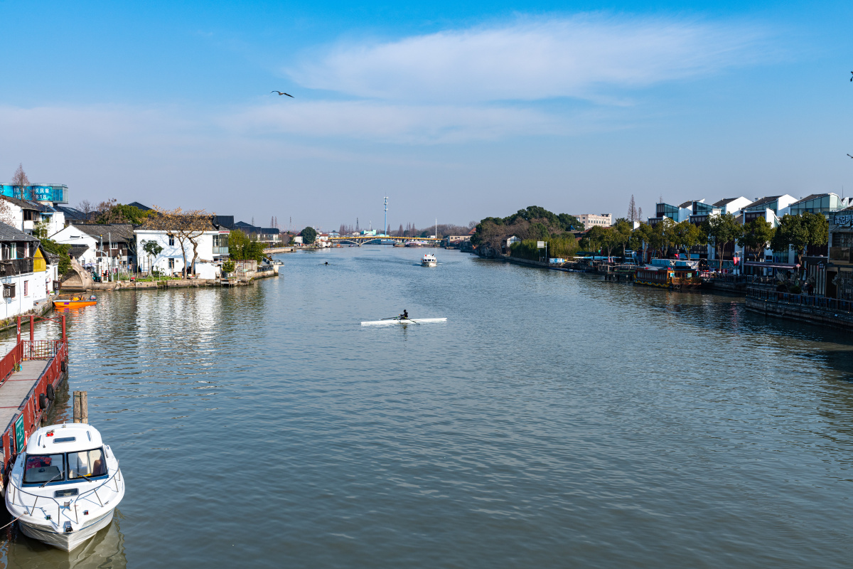 上海青浦朱家角古镇游船码头游船