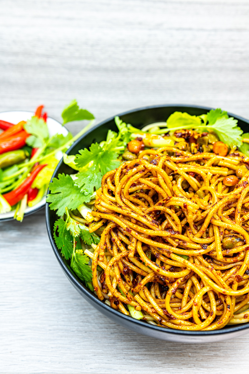 一碗热干面湖北武汉特色美食小吃