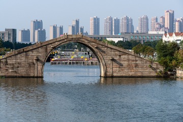 130684