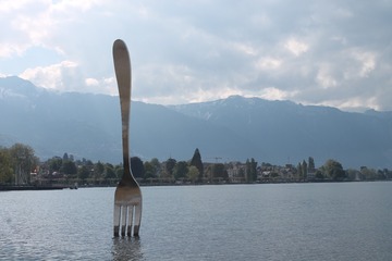 214885