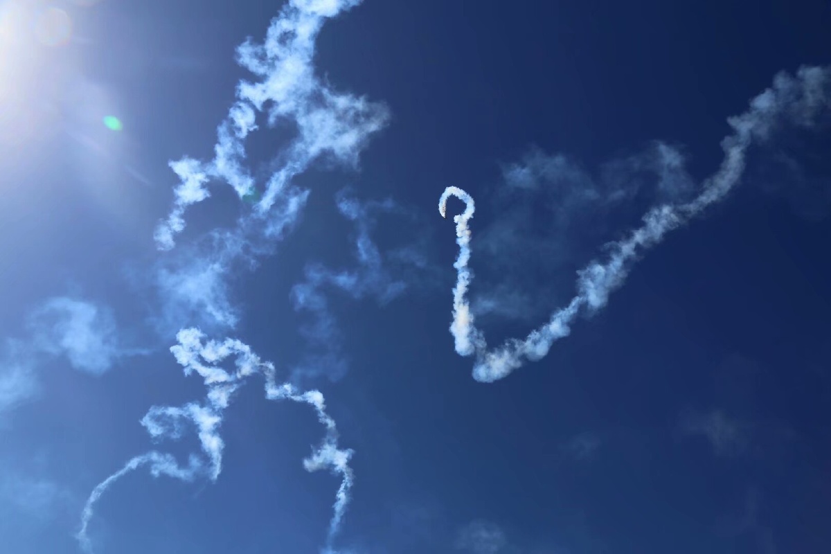 想飞上天,和云间燕并肩
