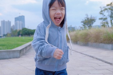 001