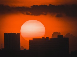 329792