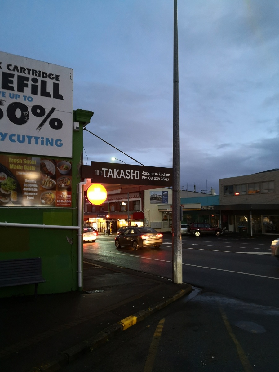 《夜色下的街》摄于新西兰奥克兰街头