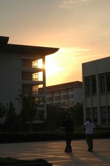 夕阳下的青春