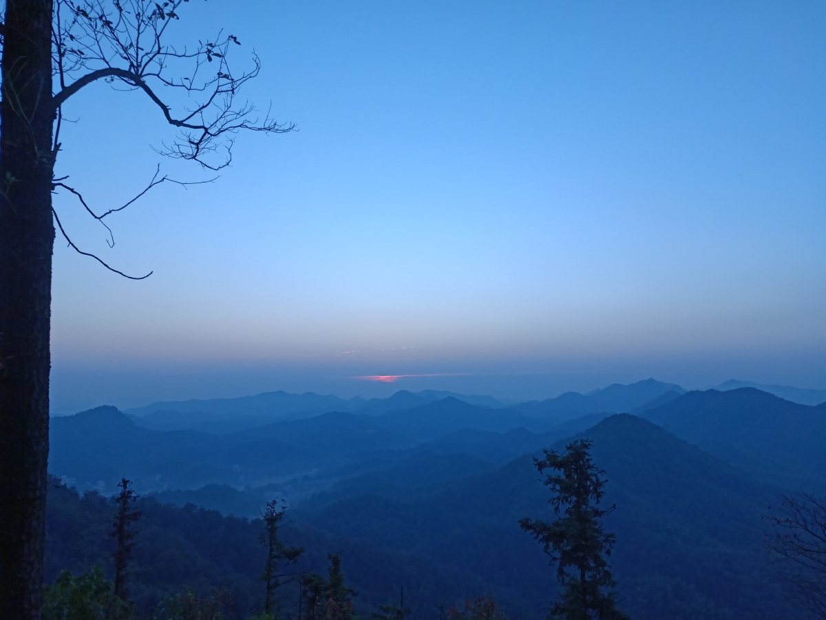 日出东山
