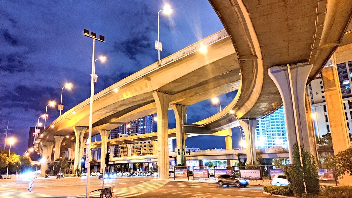 夜色美石闸立交桥的夜晚灯火辉煌