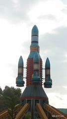 697111