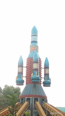 697112