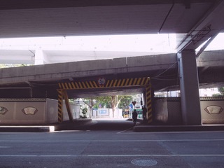 350775