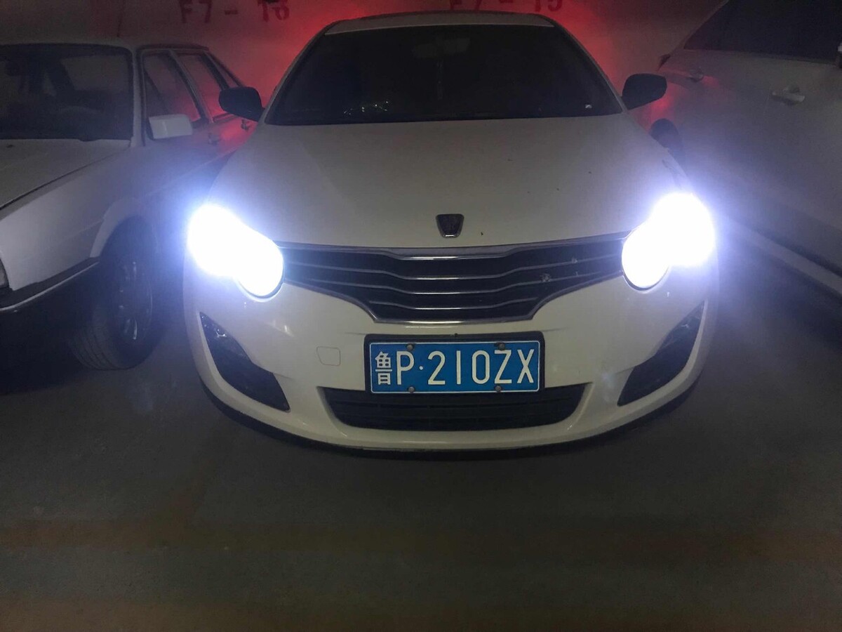 车内饰灯什么颜色好看点,如果是高端豪车内饰颜色可定制