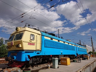 377192