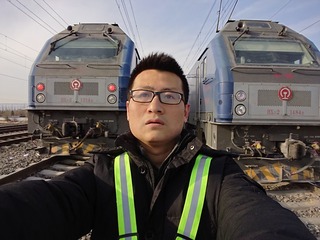 285128