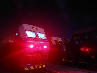 169047